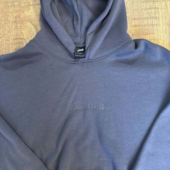 Pursue Fitness Cropped Workout Hoodie in Dark Washed Pink - Picture 3 of 6